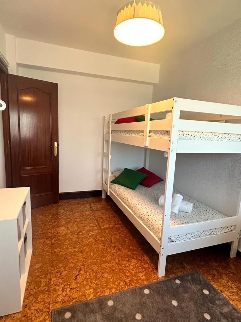 Apartamento Soleado Para 8 Personas En Santona Santoña Exterior foto